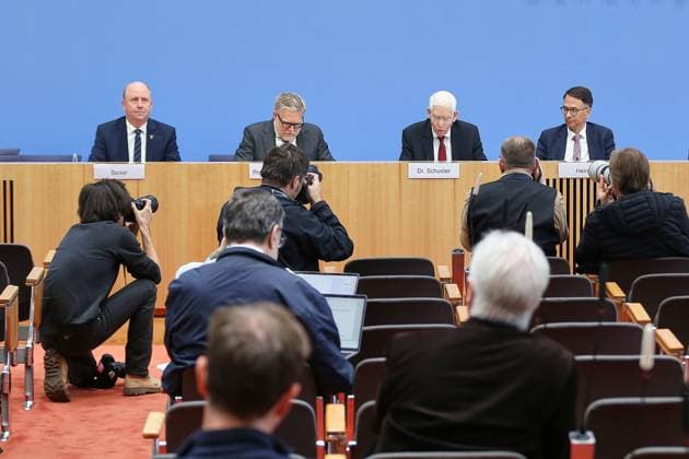 Berlin, Germany, October 5, 2026 Federal Press Conference: Firmly Against Anti-Semitism; Expert Opinion on the Draft Bill to Criminalize the Denial of Israel’s Right to Exist; Uwe Becker (CDU), Steffen Augsberg, Josef Schuster, Christian Heinz (CDU) Copyright: xdtsxNachrichtenagenturx dts_137113