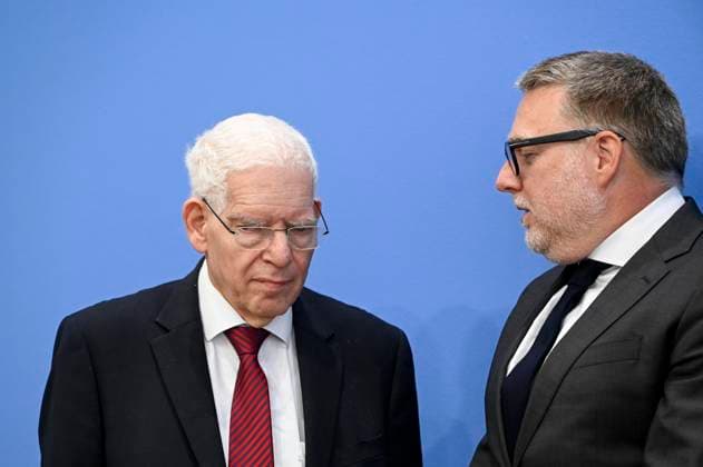 ABB BPK Dr. Josef Schuster, President of the Central Council of Jews in Germany; Prof. Dr. Steffen Augsberg, Professor of Public Law, Justus Liebig University of Giessen Topic: Presentation Firmly Against Anti-Semitism —Expert Opinion on the Draft Law Criminalizing the Denial of Israel’s Right to Exist at the BPK Federal Press Conference in Berlin