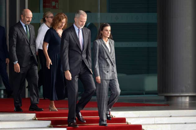 The King and Queen’s State Visit to Finland Begins I D Senate President Pedro Rollán, Congress President Francina Armengol, King Felipe VI, and Queen Letizia upon their arrival at the airport ahead of the monarchs’ state visit to Finland, on October 5, 2026, in Madrid, Spain. The state visit to Finland will take place October 5–7, with stops in Helsinki and Rovaniemi. KING AND QUEEN’S STATE VISIT, ANTONIO GUTIÉZ AIRPORT, MADRID, MADRID, SPAIN Copyright: xAntonioxGutià rrezx 7821876