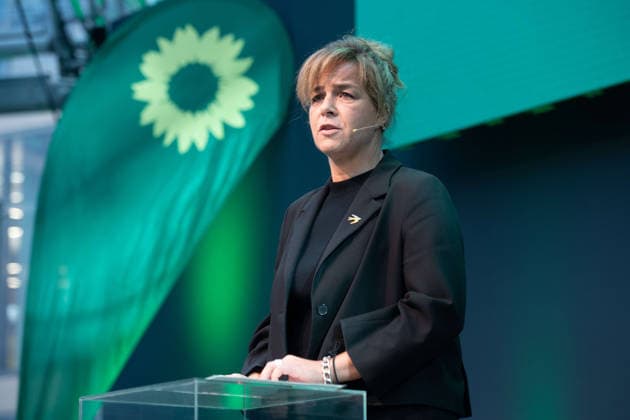 Mona NEUBAUR intends to lead her party as the top candidate in the 2027 state election in North Rhine-Westphalia. During her speech, Mona NEUBAUR, Alliance 90 The Greens, Minister for Economy, Industry, Climate Protection, and Energy, Deputy Minister-President of North Rhine-Westphalia, at a press conference held by Alliance 90 The Greens regarding the nominati