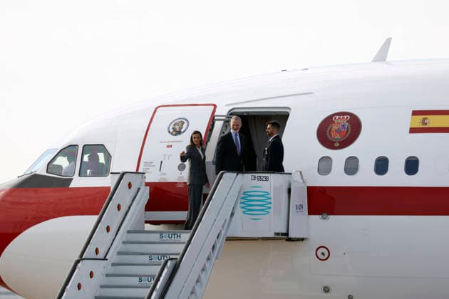 The King and Queen Begin Their State Visit to Finland Queen Letizia and King Felipe VI during the ceremonial send-off held at the airport prior to their state visit to Finland, on October 5, 2026, in Madrid, Spain. The state visit to Finland will take place October 5–7, with stops in Helsinki and Rovaniemi. STATE VISIT KING AND QUEEN AIRPORT Antonio Gutiérrez Madrid, Madrid, Spain  Copyright: xAntonioxGutiÃ rrezx 7821973