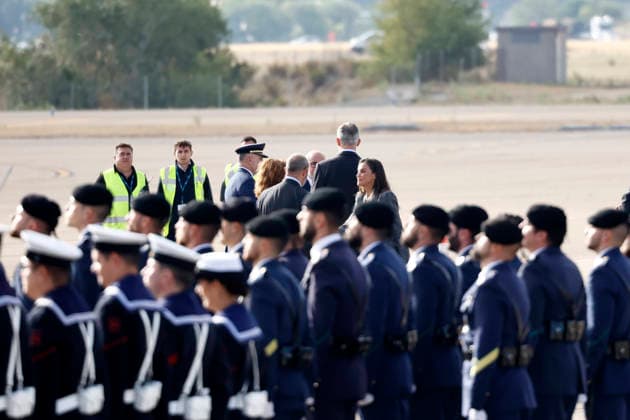 The King and Queen Begin Their State Visit to Finland Queen Letizia during the ceremonial send-off held at the airport prior to her state visit to Finland, on October 5, 2026, in Madrid, Spain. The state visit to Finland will take place October 5–7, with stops in Helsinki and Rovaniemi. STATE VISIT BY THE KING AND QUEEN, ANTONIO GUTIÉZ AIRPORT, Madrid, Spain  Copyright: xAntonioxGutiÃ rrezx 7821959