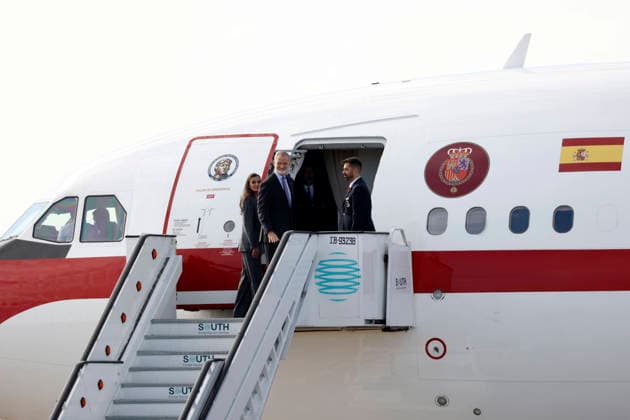 The King and Queen Begin Their State Visit to Finland Queen Letizia and King Felipe VI during the ceremonial send-off held at the airport prior to their state visit to Finland, on October 5, 2026, in Madrid, Spain. The state visit to Finland will take place October 5–7, with stops in Helsinki and Rovaniemi. STATE VISIT KING AND QUEEN AIRPORT Antonio Gutiérrez Madrid, Madrid, Spain  Copyright: xAntonioxGutiÃ rrezx 7821966