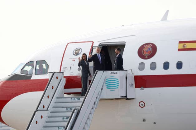 The King and Queen Begin Their State Visit to Finland Queen Letizia and King Felipe VI during the ceremonial send-off held at the airport prior to their state visit to Finland, on October 5, 2026, in Madrid, Spain. The state visit to Finland will take place October 5–7, with stops in Helsinki and Rovaniemi. STATE VISIT KING AND QUEEN AIRPORT Antonio Gutiérrez Madrid, Madrid, Spain  Copyright: xAntonioxGutiÃ rrezx 7821969