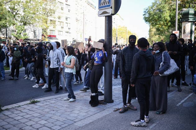 Clashes With Police During Student Protest - Paris Clashes between protesters and police during the student demonstration between the Lycee Paul Valéry and the Lycée Elisa Lemonnier in the 12th arrondissement of Paris, France on October 5, 2026. Students continue their protest to demand the hiring of substitute teachers, increased resources, and decent learning conditions. Photo by Raphael Lafargue ABACAPRESS.COM Paris France  Copyright: xLafarguexRaphael ABACAx