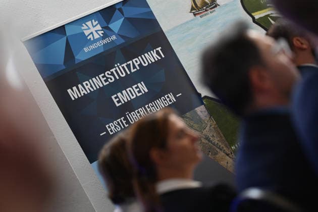 Navy to Get New Port in Emden Boris Pistorius of the SPD announced today that a new naval port is to be built in Emden. As part of a new strategy, the Navy is set to be modernized and needs an additional port in the North Sea. Emden, Lower Saxony, Germany Copyright: xdiebildwerftx
