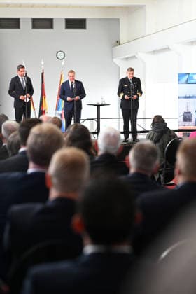 Navy to Get New Port in Emden Emden’s First City Councilor Horst Jahnke (SPD), Olaf Lies (SPD), Minister-President of Lower Saxony, Boris Pistorius (SPD), Federal Mi Copyright: xdiebildwerftx