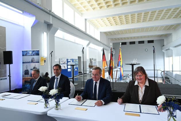 Navy to Get New Port in Emden Boris Pistorius (SPD), Federal Minister of Defense, signs a memorandum of understanding at the Knock main pumping station Federal Minister of Defense Boris Pistorius (SPD) announced today that a new naval port is to be built in Emden. The Navy is set to be modernized as part of a ne Copyright: xdiebildwerftx