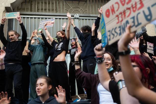 High school students block their schools in Paris High school students in front of rear entrance to Sophie Germain high school continue to block the entrances to schools in Paris on Monday morning as part of a nationwide protest movement over deteriorating conditions in French education. Students are demanding more resources, smaller class sizes, more teachers and improvements to school facilities. Paris France  Copyright: xNikxErikxNeubauerx DSC_9563