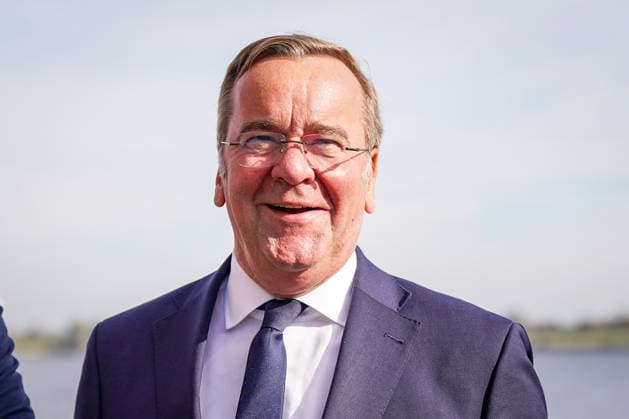 Germany, Emden: Federal Minister of Defense Boris Pistorius at a press conference regarding the decision to establish a second German Navy base on the North Sea coast; Emden to be the site of the new naval base; portrait, close-up, Boris Pistorius, Federal Minister of Defense, Federal Governm Copyright: xJOERANxSTEINSIEKx