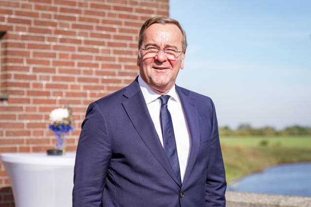 Germany, Emden: Federal Minister of Defense Boris Pistorius at a press conference regarding the decision to establish a second German Navy base on the North Sea coast; Emden to be the site of the new naval base; portrait, close-up, Boris Pistorius, Federal Minister of Defense, Federal Governm Copyright: xJOERANxSTEINSIEKx