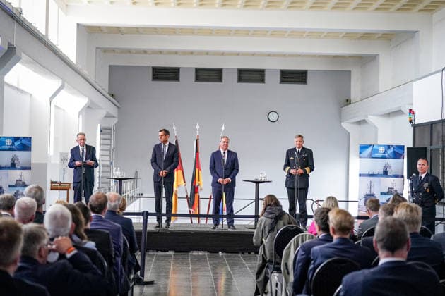 Germany, Emden Press conference on the decision regarding the new German Navy base in Emden. On the podium: Lower Saxony’s Minister President Olaf Lies, Federal Minister of Defense Boris Pistorius, and Vice Admiral Wilhelm Tobias Abry, among others. Wide shots, press conference, audience, media, Bundeswehr, German Navy, naval b Copyright: xJOERANxSTEINSIEKx