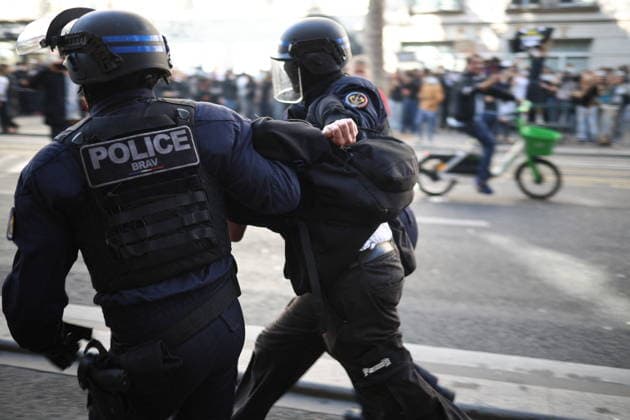 Clashes With Police During Student Protest - Paris Clashes between protesters and law enforcement during a student demonstration near Place de la Bastille in Paris, in the 11th arrondissement, France, on October 5, 2026. Students continue their protest to demand the hiring of substitute teachers, increased resources, and decent learning conditions. Photo by Raphael Lafargue ABACAPRESS.COM Paris Ile-de-France France  Copyright: xLafarguexRaphael ABACAx