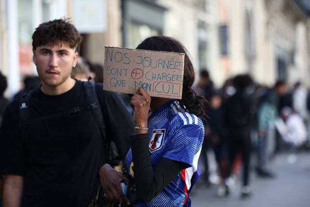 Clashes With Police During Student Protest - Paris Clashes between protesters and law enforcement during a student demonstration near Place de la Bastille in Paris, in the 11th arrondissement, France, on October 5, 2026. Students continue their protest to demand the hiring of substitute teachers, increased resources, and decent learning conditions. Photo by Raphael Lafargue ABACAPRESS.COM Paris Ile-de-France France  Copyright: xLafarguexRaphael ABACAx