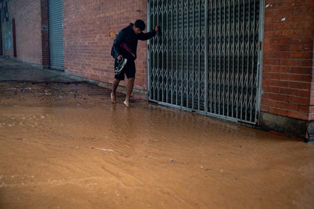 Heavy rains in Catalonia cause widespread disruption. A flooded street in the Nou Barris neighborhood on October 5, 2026, in Barcelona, Catalonia, Spain. Rain and storms will once again shape the day on Monday, though with less intensity than over the weekend, with yellow and orange alerts in effect at times in some areas of the country, and even a red alert remaining in effect until 10 a.m. in Barcelona, with a cumulative rainfall of 90 l m². OCTOBER 5, 2026 Lorena Sopê Barcelona, Catalonia, Spain  Copyright: xLorenaxSopÃªnax 7822391