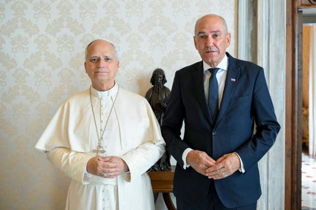 ITALY - PRIVATE AUDIENCE - VATICAN-2026 10 5 Italy, Rome, Vatican, 2026 10 5 Pope Leo XIV receives His Excellency Mr. Janez Jansa, Prime Minister of the Republic of Slovenia, in a private audience in The Vatican . EDITORIAL USE ONLY - NO BOOKS Copyright: xVATICANxMEDIA xCatholicxPressxPhotox