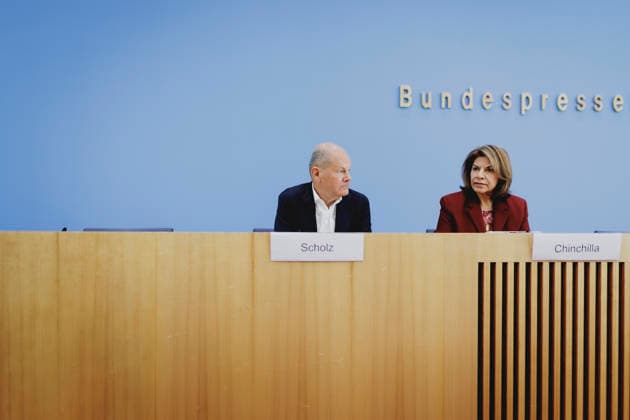 L R Olaf Scholz, former Federal Chancellor and Co-Chair of the ENSK, and Laura Chinchilla Miranda, former President of Costa Rica and Co-Chair of the ENSK, photographed during the press conference to introduce the North-South Commission on Development Policy in Berlin, October 5, 2026, Berlin, Germany Copyright: xFlorianxGaertnerx