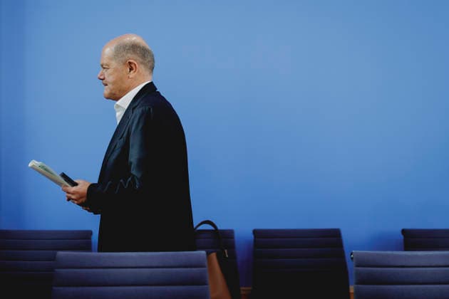 Olaf Scholz, former German Chancellor and Co-Chair of the ENSK, photographed during a press conference to introduce the North-South Commission on Development Policy in Berlin, October 5, 2026, Berlin, Germany Copyright: xFlorianxGaertnerx