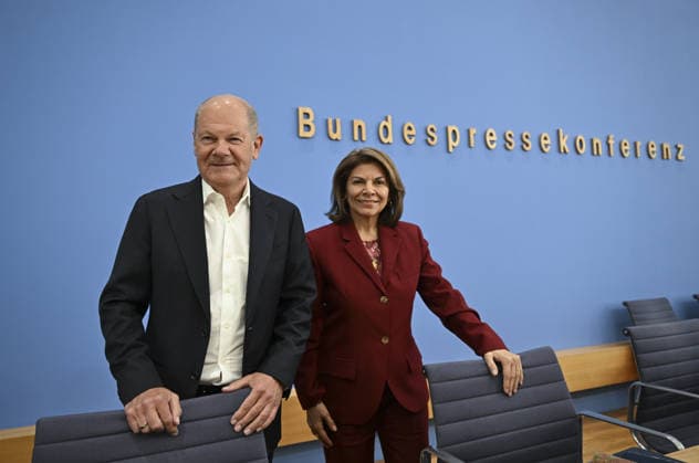 South-North Commission co-chairs hold press conference in Berlin BERLIN, GERMANY - OCTOBER 05: Former German Chancellor Olaf Scholz (L) and former Costa Rican President Laura Chinchilla Miranda (R), co-chairs of the North-South Development Policy Commission (ENSK), hold a press conference at the Federal Press House in Berlin, Germany, on October 05, 2026. Halil Sagirkaya Anadolu Berlin Germany. Editorial use only. Please get in touch for any other usage.  Copyright: x2026xAnadoluxHalilxSagirkayax