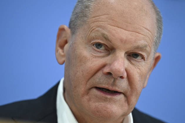 South-North Commission co-chairs hold press conference in Berlin BERLIN, GERMANY - OCTOBER 05: Former German Chancellor Olaf Scholz, co-chair of the North-South Development Policy Commission, holds a joint press conference with former Costa Rican President and ENSK co-chair Laura Chinchilla Miranda at the Federal Press House in Berlin, Germany, on October 05, 2026. Halil Sagirkaya Anadolu Berlin Germany. Editorial use only. Please get in touch for any other usage.  Copyright: x2026xAnadoluxHalilxSagirkayax