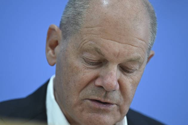 South-North Commission co-chairs hold press conference in Berlin BERLIN, GERMANY - OCTOBER 05: Former German Chancellor Olaf Scholz (L) and former Costa Rican President Laura Chinchilla Miranda (R), co-chairs of the North-South Development Policy Commission (ENSK), hold a joint press conference at the Federal Press House in Berlin, Germany, on October 05, 2026. Halil Sagirkaya Anadolu Berlin Germany. Editorial use only. Please get in touch for any other usage.  Copyright: x2026xAnadoluxHalilxSagirkayax