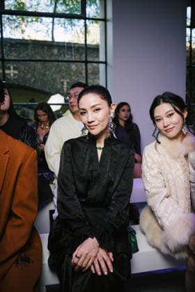 Guest at the Shiatzy Chen Women’s Ready-to-Wear Spring Summer 2027 Collection fashion show during Paris Fashion Week on October 5, 2026. Sam Delpech, Bestimage. Celebrities at the Shiatzy Chen Women’s Ready-to-Wear Spring Summer 2027 Collection fashion show during Paris Fashion Week, October 5, 2026, Paris, France  Copyright: xSamxDelpechx xBestimagexSamxDelpechx xBestimagex