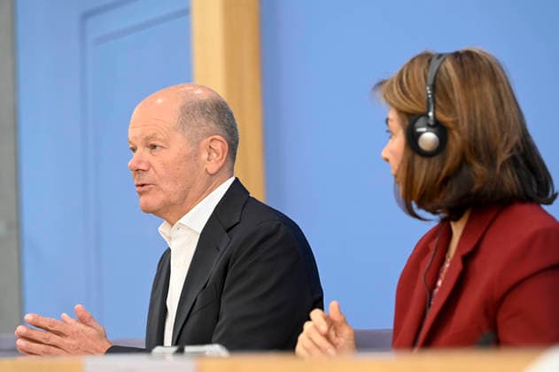 ABB BPK Olaf Scholz, former Federal Chancellor and Co-Chair of the ENSK, with Laura Chinchilla Miranda, President-elect of Costa Rica and Co-Chair of the ENSK Topic: Presentation of the North-South Commission on Development Policy (ENSK) Press Conference on the Composition and Priority Issues of the North-South Commi