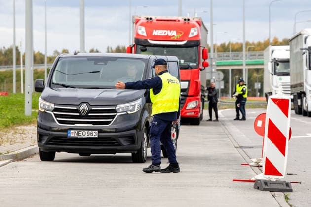 The meeting between Martynas Katelynas and Marcin Kierwinski at the Budzisko Border Control Point on October 5, 2026, in Budzisko  Copyright: xTeodorasxBiliÅ«nas BNSx