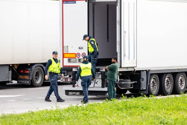 The meeting between Martynas Katelynas and Marcin Kierwinski at the Budzisko Border Control Point on October 5, 2026, in Budzisko  Copyright: xTeodorasxBiliÅ«nas BNSx