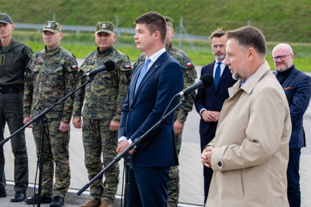 The meeting between Martynas Katelynas and Marcin Kierwinski at the Budzisko Border Control Point on October 5, 2026, in Budzisko  Copyright: xTeodorasxBiliÅ«nas BNSx