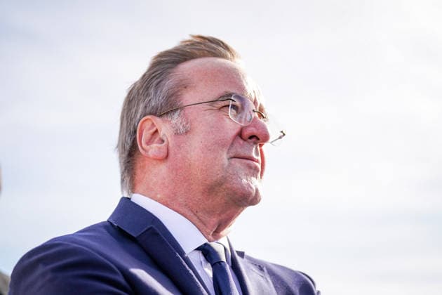Germany, Emden: Federal Minister of Defense Boris Pistorius (SPD) saying goodbye after the press conference regarding the decision on the new naval port at Rysumer Nacken—portrait, profile, close-up, low-angle shot, gazing into the distance, Boris Pistorius, Minister of Defense, Bundeswehr, German Navy, naval port, naval base, Rysumer Nack Copyright: xJOERANxSTEINSIEKx