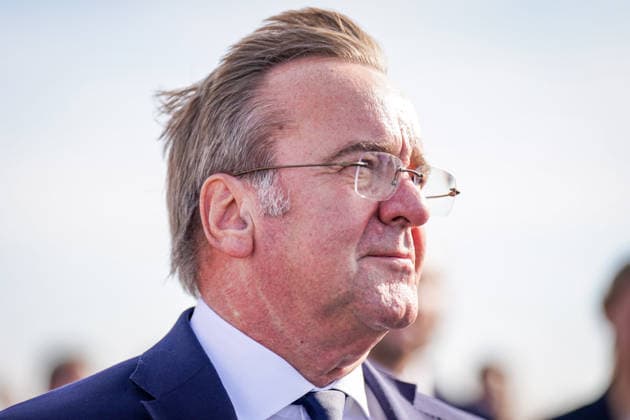 Germany, Emden: Federal Minister of Defense Boris Pistorius (SPD) as he departs following the press conference on the decision regarding the new naval port at Rysumer Nacken. Portrait, close-up, profile, serious expression, Boris Pistorius, Minister of Defense, Bundeswehr, German Navy, naval port, naval base, Rysumer N Copyright: xJOERANxSTEINSIEKx