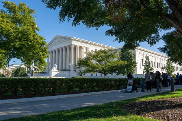 October 5, 2026, Washington, Dc, USA: Scenes from the Supreme Court as the new term begins with a case on climate change being the first heard on October 5, 2026. Washington USA  - ZUMAl312 20261005_znp_l312_004 Copyright: xAndrewxLeydenx