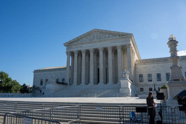 October 5, 2026, Washington, Dc, USA: Scenes from the Supreme Court as the new term begins with a case on climate change being the first heard on October 5, 2026. Washington USA - ZUMAl312 20261005_znp_l312_006 Copyright: xAndrewxLeydenx