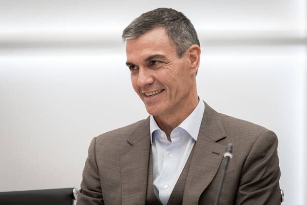 Sánchez Chairs the Meeting of the PSOE’s Federal Executive Committee The Prime Minister and Secretary-General of the PSOE, Pedro Sánchez, chairs the meeting of the PSOE’s Federal Executive Committee (CEF) at the PSOE headquarters in Ferraz on October 5, 2026, in Madrid, Spain. Sánchez announced today that he is dissolving Parliament and calling a general election for November 29. OCTOBER 5, 2026 Diego Radamé Madrid, Madrid, Spain  Copyright: xDiegoxRadamÃ sx 7822990