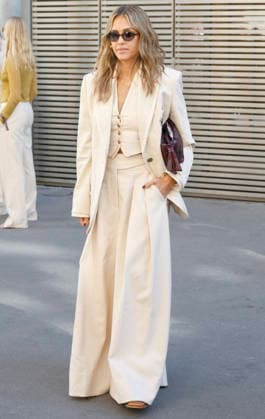 Jessica Alba at the Zimmermann Women s Ready-to-Wear Spring Summer 2027 Collection fashion show during Paris Fashion Week on October 5, 2026. Christophe Aubert, Bestimage. Celebrities at the Zimmermann Women s Ready-to-Wear Spring Summer 2027 Collection fashion show during Paris Fashion Week, October 5, 2026, Paris, France  Copyright: xChristophexAubertx xBestimagexChristophexAubertx xBestimagex