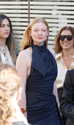 Sarah Snook at the Zimmermann Women s Ready-to-Wear Spring Summer 2027 Collection fashion show during Paris Fashion Week on October 5, 2026. Christophe Aubert, Bestimage. Celebrities at the Zimmermann Women s Ready-to-Wear Spring Summer 2027 Collection fashion show during Paris Fashion Week, October 5, 2026, Paris, France  Copyright: xChristophexAubertx xBestimagexChristophexAubertx xBestimagex