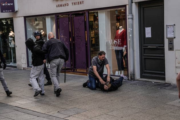 Student protests continue across France as up to 500 high schools close NANCY, FRANCE - OCTOBER 5: Police clashes with high school students during protest against current education conditions disrupt classes across the country in Nancy, France on October 5, 2026. Demonstrators pushed for expanded resources, improved school maintenance, smaller class sizes, and strategies to tackle staffing shortages. The countrywide action disrupted learning at roughly 400 to 500 high schools, which experienced full or partial class suspensions. Muhammed Said Tako Anadolu Nancy France. Editorial use only. Please get in touch for any other usage.  Copyright: x2026xAnadoluxMuhammedxSaidxTakox