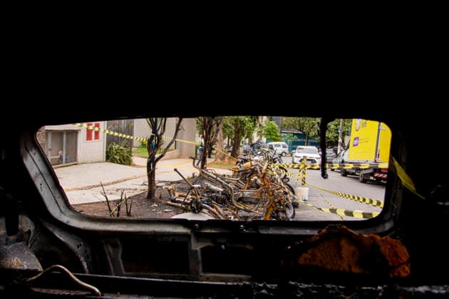 SaO PAULO, SP - 05.10.2026: QUEDA DE CABOS CAUSA INCêNDIO EM SaO PAULO - The fall of high-voltage power lines caused a large fire in Sao Paulo. Likely due to the rain, storm, and winds this past weekend in the southern part of the city, high-voltage power lines belonging to the electricity company Enel broke, causing a fire that engulfed numerous vehicles, including several motorcycles and a car. The vehicles were completely destroyed by the fire. All vehicles were parked legally on the street when the accident occurred. The owners are in talks with Enel to determine responsibility and compensation. The event took place on Rua Cannes, in the Veleiros neighborhood, near Capela do Socorro, Sao Paulo, on October 5, 2026. x3025752x VanxCampos
