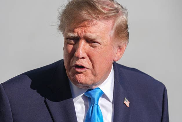 President Trump departs White House for Nebraska midterm campaign rally WASHINGTON, D.C., UNITED STATES - OCTOBER 05: U.S. President Donald Trump speaks to press members before boarding Marine One on the South Lawn of the White House in Washington, D.C., on October 5, 2026. Trump is traveling to Nebraska to attend a midterm campaign rally. Mehmet Eser Anadolu Washington, D.C. United States. Editorial use only. Please get in touch for any other usage.  Copyright: x2026xAnadoluxMehmetxEserx