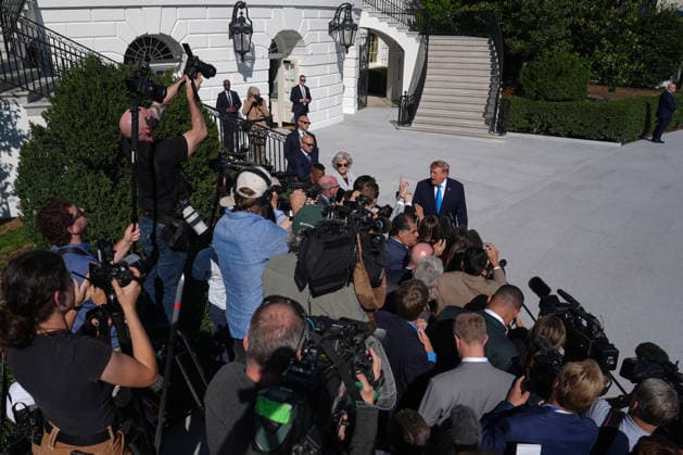 President Trump departs White House for Nebraska midterm campaign rally WASHINGTON, D.C., UNITED STATES - OCTOBER 05: U.S. President Donald Trump speaks to press members before boarding Marine One on the South Lawn of the White House in Washington, D.C., on October 5, 2026. Trump is traveling to Nebraska to attend a midterm campaign rally. Mehmet Eser Anadolu Washington, D.C. United States. Editorial use only. Please get in touch for any other usage.  Copyright: x2026xAnadoluxMehmetxEserx