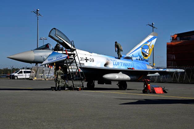 As part of the Dispersed Operations 2026 exercise at Nuremberg Airport, Eurofighters from the German Air Force s Tactical Wing 74 are taking off and landing. The German Air Force is conducting takeoff and landing training at the civilian Nuremberg Airport. Featured image, stock photo: Nuremberg, October 5, 2026, Bavaria, Germany Copyright: xDwixAnoraganingrumx