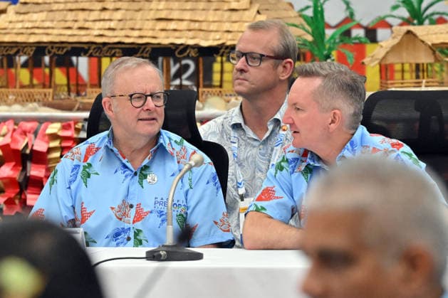 ANTHONY ALBANESE PRECOP MEETING, Australia™s Prime Minister Anthony Albanese and Minister for Climate Change Chris Bowen at a leaders dialogue during the Pre-Cop31 meeting in Tuvalu, Tuesday, October 6, 2026. ( NO ARCHIVING Funafuti Tuvalu  Copyright: xMICKxTSIKASx 20261006186139488629
