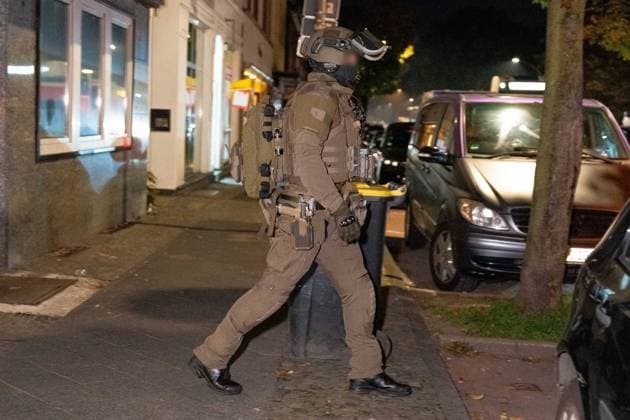 SEK Operation in Waltrop: Special Forces Search Apartment at Dortmunder Straße 7aIMG 0575859 SEK Operation in Waltrop: Special Forces Search Apartment on Dortmunder StraßeNorth Rhine-Westphalia, Waltrop, Germany Copyright: 7aktuell.dex xMarcxGruber 0575859 20261006_7a_sekwaltropdortmunder_575859