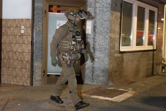 SEK Operation in Waltrop: Special Forces Search Apartment at Dortmunder Straße 7aIMG 0575861 SEK Operation in Waltrop: Special Forces Search Apartment on Dortmunder StraßeNorth Rhine-Westphalia, Waltrop, Germany Copyright: 7aktuell.dex xMarcxGruber 0575861 20261006_7a_sekwaltropdortmunder_575861