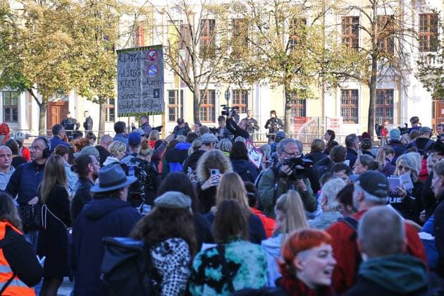 Magdeburg, Saxony-Anhalt, Germany, October 6, 2026: Inaugural session of the state parliament. Demonstrators gather on Domplatz in front of the state parliament building to protest against the AfD. Copyright: xdtsxNachrichtenagenturx dts_137209