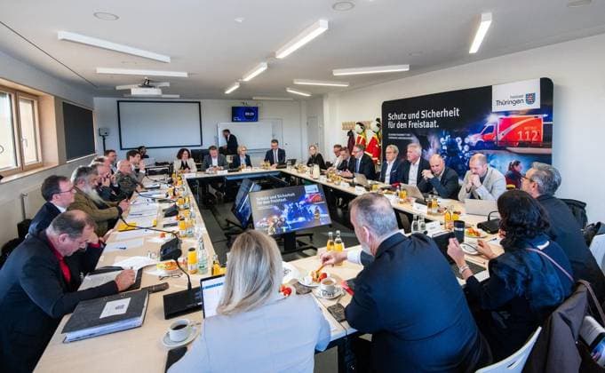 THURINGIA STATE GOVERNMENT HOLDS ITS FIRST SECUR Copyright: SaschaxFromm doc87wrs5ge5uqc9iw61tob ,EDITORIAL USE ONLY Copyright: SaschaxFromm