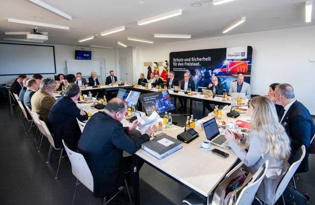 THURINGIA STATE GOVERNMENT HOLDS FIRST SECURITY Copyright: SaschaxFromm doc87wrt1yb54519ltv0kft ,EDITORIAL USE ONLY Copyright: SaschaxFromm
