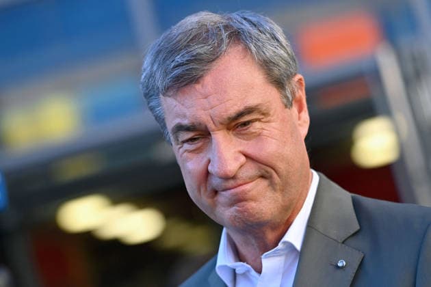 Markus SOEDER, Minister-President of Bavaria and CSU Chairman, single image, cropped single subject, portrait,Portrait: Markus SOEDER, Minister-President of Bavaria and CSU Chairman, visits the Sport Elementary School on Margare