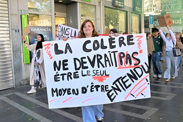 Student protest in Liege on 06 10 2026 LIEGE, BELGIUM - OCTOBER 06 : Students protest against the ministerial reform on September on October 6, 2026 in Liege, Belgium, 06 10 2026 ( Liege Belgium Copyright: xSesx